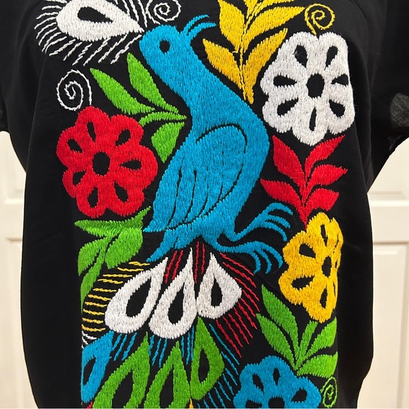 Mexican multicolor Jalapa Blouse 100% Embroidered made in Oaxaca Méx. - Picture 4 of 5